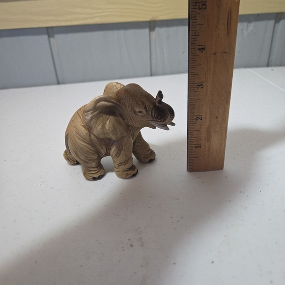 Vintage Porcelain Grey Tan Trunk Up Elephant Salt Shaker Japan Good Luck - Picture 12 of 12